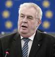 <p>O presidente tcheco, Milos Zeman, defendeu o envio de tropas da OTAN à Ucrânia no caso da Rússia tentar invadir o país</p>  Foto: AFP