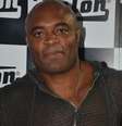 <p>O lutador de MMA Anderson Silva conferiu o SPFW na terça-feira (1)</p>  Foto: Anderson Borde / AgNews