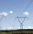 Torres de transmissão de energia em Santo Antonio do Jardim, em São Paulo. O ministério da Fazenda informou nesta quarta-feira que 13 banco sinalizaram que participarão do sindicato que vai empresar 11,2 bilhões de energia para a Câmara de Comercialização de Energia Elétrica (CCEE). 07/02/2014  Foto: Paulo Whitaker / Reuters
