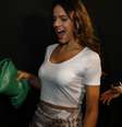 Bruna Marquezine chegou sorridente ao Fashion Rio nesta quarta-feira (9). A atriz desfila pela marca Coca Cola Jeans  Foto: Felipe Panfili / AgNews