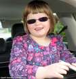 Millie Hough, 7 anos, foi diagnosticada com Síndrome de Alstrom, uma doença rara que afeta um em cada um milhão de nascidos  Foto: Daily Mail / Reprodução