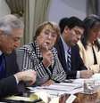 Bachelet se reuniu nesta segunda-feira com ministros do país para discutir incêndio em Valparaíso  Foto: Terra Chile / Reprodução
