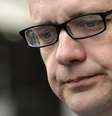 <p>Coulson, ex-assessor de comunicação de David Cameron, declarou em um tribunal de Londres  que escutou gravações de mensagens de voz do então ministro da Justiça do país em 2004 obtidas ilegalmente</p>  Foto: Toby Melville / Reuters