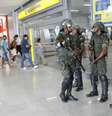 <p>Forças Armadas foram deslocadas para a Bahia para ajudar na segurança durante a greve</p>  Foto: Marco Aurélio Martins/Ag. A Tarde / Futura Press