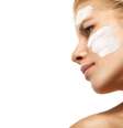 Vilãs da beleza feminina, as rugas, flacidez e manchas podem ser combatidas com quatro novos ativos desenvolvidos especialmente para rejuvenescer e recuperar a beleza da pele  Foto: Shutterstock