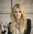 Isabelle Drummond alongou os fios para novela Geração Brasil    Foto: TV Globo / Divulgação