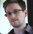 <p>Edward Snowden, ex- analista da NSA é visto nesta imagem tirada de vídeo durante uma entrevista ao The Guardian em seu quarto de hotel em Hong Kong, em 6 de junho de 2013</p>  Foto: Reuters