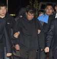 Lee Joon-Seok, capitão da balsa Sewol que naufragou na quarta-feira, chega a um tribunal em Mokpo nesta sexta-feira  Foto: Reuters