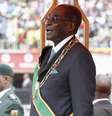 Presidente Mugabe durante celebrações do aniversário de 34 anos de Independência nesta sexta-feira; ele se referiu à homossexualidade como "um absurdo"  Foto: Reuters