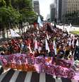 Protesto e passeata contra a corrupção na Avenida Paulista em São Paulo nesta segunda-feira  Foto: Renato Cerqueira / Futura Press