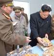 O foco dos cozinheiros norte-coreanos na França será o queijo preferido do líder coreano, o Emmental   Foto: The Mirror / Reprodução