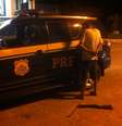 O homem dirigia um Astra e, ao ser abordado em um blitz de rotina, jogou o carro contra um dos policiais e fugiu pela rodovia  Foto: PRF/RS / Divulgação