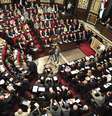 <p>Parlamento sírio durante sessão para fixar uma data para a eleição presidencial, em Damasco, em 21 de abril</p>  Foto: Reuters