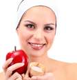 <p>M&aacute;scara facial preparada com ma&ccedil;&atilde;, leite e farinha de trigo, promete desintoxicar e, de quebra, proporcionar um efeito &uacute;nico de clareamento na pele do rosto</p>  Foto: Shutterstock