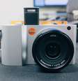 <p>Leica T &eacute; produzida na Alemanha e seu design foi feito em parceria com a Audi</p>  Foto: Reprodução/The Verge