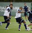 Valdivia em treino do Palmeiras nesta quinta  Foto: Ricardo Matsukawa / Terra