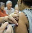 Campanha de vacinação contra a gripe A (H1N1) vai até o dia 9 de maio  Foto: Marcelo Camargo / Agência Brasil