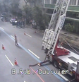 <p>Trabalho de combate &agrave;s chamas interditou faixas da Rua Barata Ribeiro durante parte da manh&atilde;</p>  Foto: Centro de Operações Rio/Facebook / Reprodução