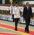 <p>Presidente dos EUA, Barack Obama, &eacute; recebido por&nbsp;uma guarda de honra durante uma cerim&ocirc;nia de boas-vindas na Parliament Square, em Kuala Lumpur, neste s&aacute;bado,&nbsp;26 de abril</p>  Foto: Reuters