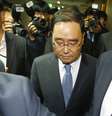 <p>Primeiro-ministro sul-coreano Chung Hong-won depois de anunciar sua renúncia, em uma coletiva de imprensa no Edifício do Governo, em Seul, neste domingo, 27 de abril</p>  Foto: Reuters