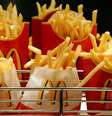 <p>Funcionários brasileiros teriam rejeitado comer batata frita e hambúrguer todos os dias</p>  Foto: AP