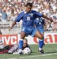 Thomas Ravelli perdeu duas vezes o duelo com Romário na Copa de 1994  Foto: AP