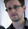 <p>Edward Snowden é o ex-funcionário da CIA e ex-contratado da NSA que tornou público detalhes do sistema de vigilância global da agência americana</p>  Foto: AP