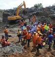 <p>Parentes e&nbsp;amigos das v&iacute;timas acompanham o trabalho das&nbsp;equipes de resgate na mina que desabou na zona rural de Santander de Quilichao,&nbsp;no sul da Col&ocirc;mbia, em 1&ordm; de maio</p>  Foto: Reuters