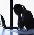 Funcionários também podem ajudar a detectar casos de depressão na empresa  Foto: Getty Images 