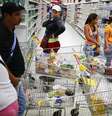<p>Preços dos itens alimentícios em São Paulo subiram, em média, quase o dobro do registrado na última apuração do ano passado, ao passar de 0,47% para 0,8%</p>  Foto: Jorge Silva / Reuters
