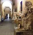 <p>Estátua 'Sátiro Embriagado', danificada por turista na Academia de Belas Artes de Milão</p>  Foto: Marcelo Crescenti / BBC News Brasil