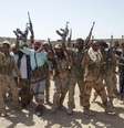 <p>Soldados do Exército do Iêmen posam para foto após tomada de região dominada por militantes da Al Qaeda em Mayfaa, província do sudeste de Shabwa, em 7 de maio</p>  Foto: Reuters
