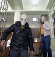 <p>Militantes na cidade de Mariupol, Ucrânia; combates pode ter deixado mortos nesta sexta-feira</p>  Foto: Reuters