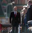 Presidente russo Vladimir Putin em celebração ao dia em que nazismo se rendeu e deu fim à Segunda Guerra Mundial; ele participou de evento em Moscou e depois seguiu viagem à Crimeia  Foto: AP