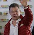 <p>Juan Manuel Santos, favorito para as elei&ccedil;&otilde;es presidenciais de 25 e maio est&aacute; no centro de investiga&ccedil;&otilde;es da&nbsp;Procuradoria Geral, que analisa se sua campanha foi realizada com financiamento irregular</p>  Foto: AP