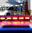 Reunidos em frente a uma garagem de ônibus na zona norte do Rio, um grupo de rodoviários que preferiu não se identificar acusou as empresas de ônibus de subornar funcionários para furar a greve, iniciada a meia noite desta quinta-feira.  Foto: Daniel Ramalho / Terra