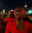 Nigerianos fazem vigília por meninas sequestradas por grupo Boko Haram  Foto: Reuters