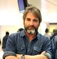 <p>O jornalista Anthony Loyd teria levado dois tiros na perna por tentativa de fuga do colega e de guia</p>  Foto: AP
