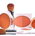 <p>A recomendação é escolher a cor do pó bronzant um tom acima da pele, para não ficar artificial</p>  Foto: Shutterstock