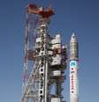 <p>Foto de 13 de maio&nbsp;mostra o foguete russo Proton-M, carregando&nbsp;o sat&eacute;lite de comunica&ccedil;&atilde;o Express-AM4P, que caiu nesta sexta-feira, subindo na&nbsp;plataforma de lan&ccedil;amento na base Baikonur, no&nbsp;Cazaquist&atilde;o</p>  Foto: AFP