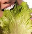 A má alimentação é a terceira causa mais comum de mau hálito, isso inclui pular refeições ou ficar mais do que quatro horas sem comer  Foto: Shutterstock