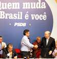 <p>Aécio afaga ex-governadores paulistas em passagem pelo Estado</p>  Foto: George Gianni / PSDB / Divulgação