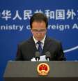 Hong Lei, porta-voz da chancelaria chinesa, disse que "EUA realizam espionagem com escutas de pessoas, empresas e instituições"  Foto: AP