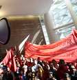 <p>MTST protestou nesta semana no prédio da Viver Incorporadora</p>  Foto: Marcelo Pereira / Terra