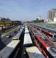 <p>Ônibus estacionados no terminal Dom Pedro, no centro da capital paulista</p>  Foto: Alan Morici / Terra