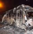 <p><br />&Ocirc;nibus incendiado na Avenida Dona Belmira Marin, na regi&atilde;o do Graja&uacute;</p>  Foto: Alexandre Serpa / Futura Press