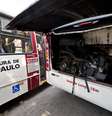 <p>Correias de ônibus foram cortadas para que não pudessem circular</p>  Foto: Bruno Santos / Terra