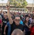 Quando assumimos o governo, o Estado investia R$ 2,2 bilhões em segurança pública. Hoje, são cerca de R$ 9 bilhões. Claro que temos que valorizar, mas fizemos um grande esforço. Foram mais de 120% de aumento real nesses últimos sete anos. Agora, para fazer mais reajustes temos que ter recursos e pé no chão. Não podemos comprometer as contas do Estado. Se eu puder, darei", diz o governador  Foto: Mauro Pimentel / Terra