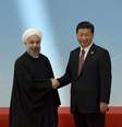 <p>Presidente iraniano, Hassan Rouhani (esquerda) aperta a m&atilde;o do presidente&nbsp;chin&ecirc;s, Xi Jinping, antes da cerim&ocirc;nia de abertura da 4&ordf; Confer&ecirc;ncia sobre Intera&ccedil;&atilde;o e Medidas de Constru&ccedil;&atilde;o da Confian&ccedil;a na &Aacute;sia (CICA) em Xangai, em 21 de maio</p>  Foto: Reuters
