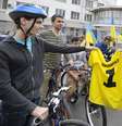<p>Candidato favorito à presidência, Petro Poroshenko, encontra simpatizantes a poucos dias da eleição presidencial, em Odessa</p>  Foto: Reuters